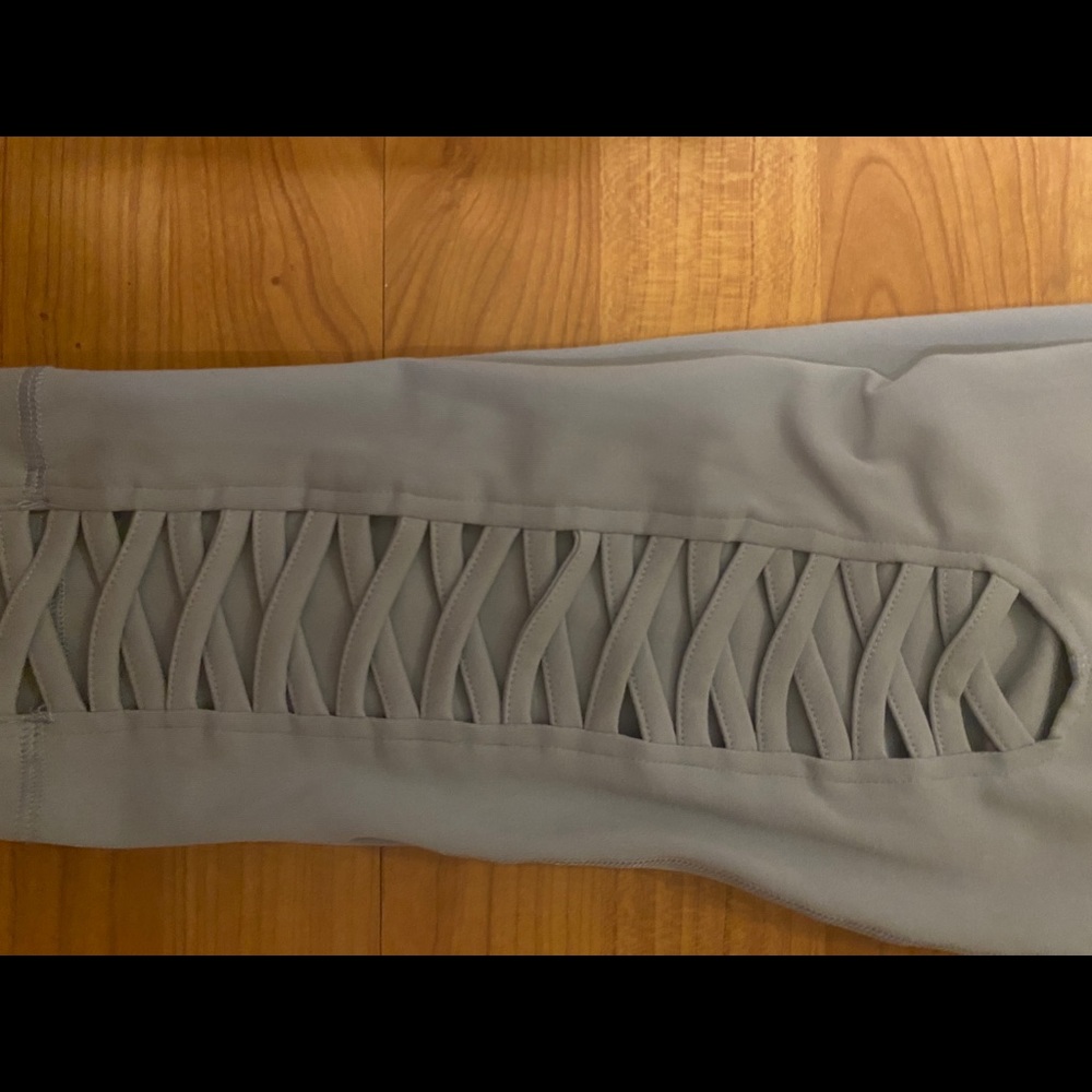 Workout capris - Picture 2 of 2